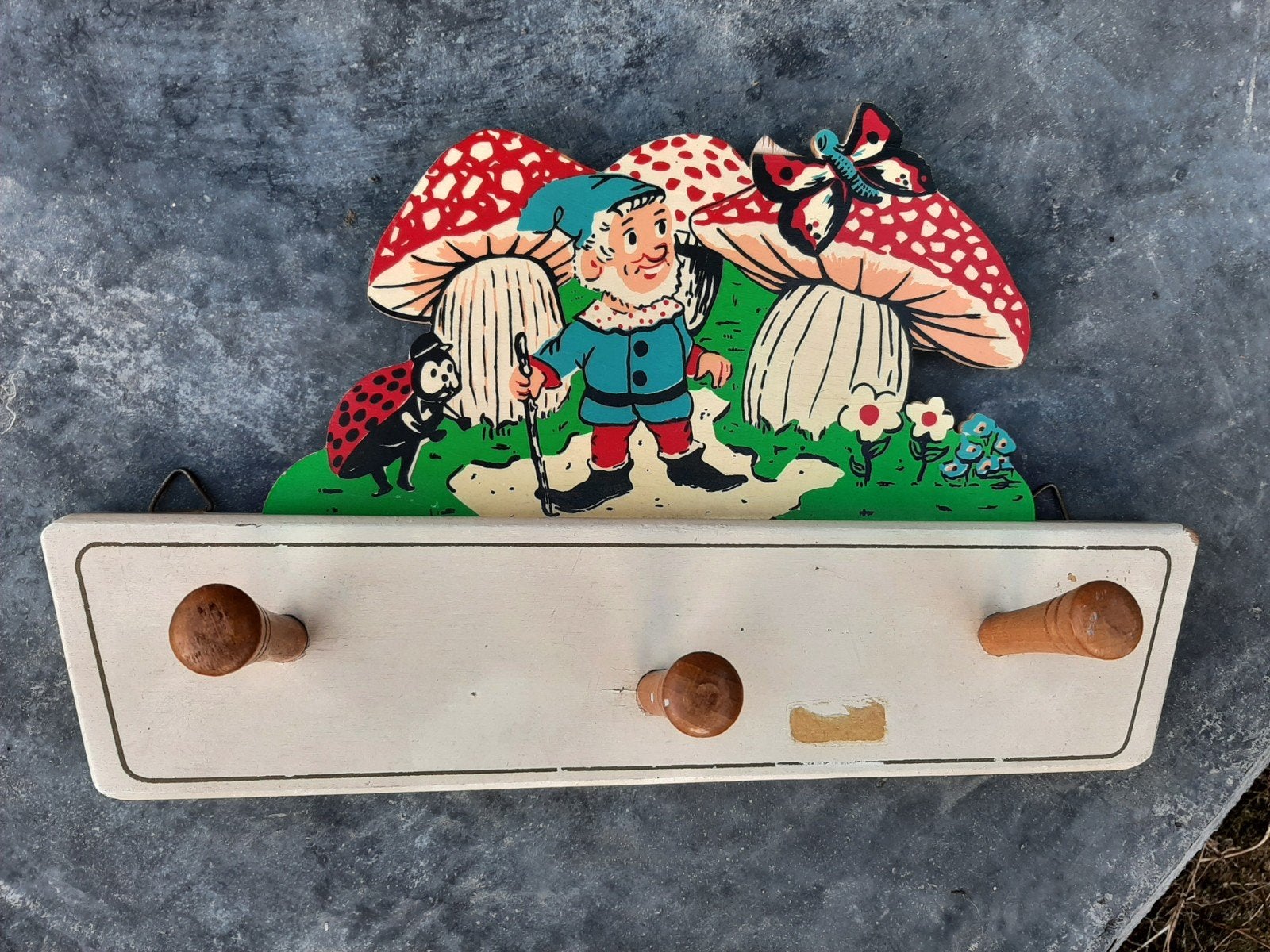 oud houten kinderkapstokje met kabouter, Ophalen of Verzenden, Gebruikt