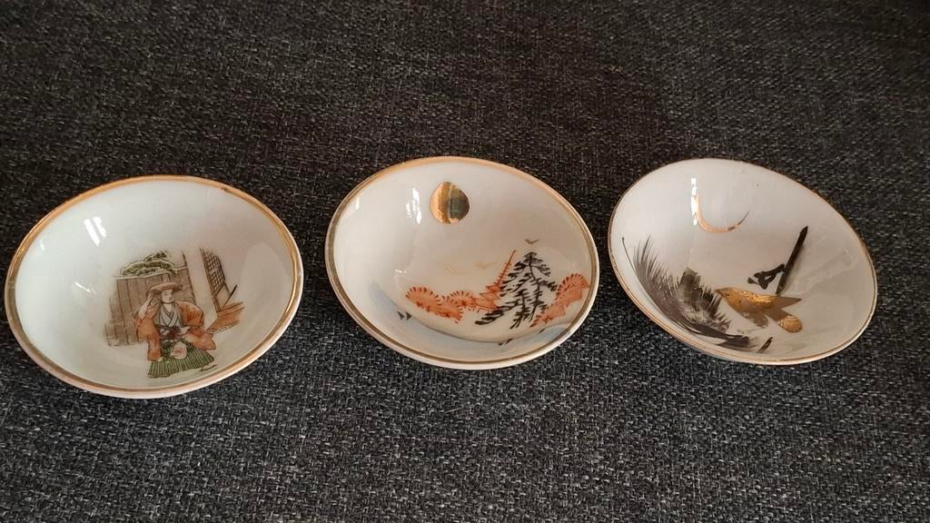 Set van 3 Japanse porseleinen sake kommetjes, Antiek en Kunst, Ophalen of Verzenden