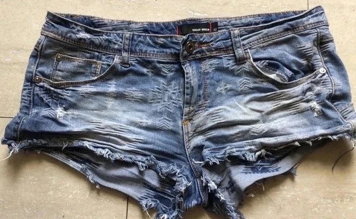 Blauwe korte spijkerbroek maat S van Tally Weijl, Tally Weijl, Blauw, Ophalen of Verzenden, W28 - W29 (confectie 36)