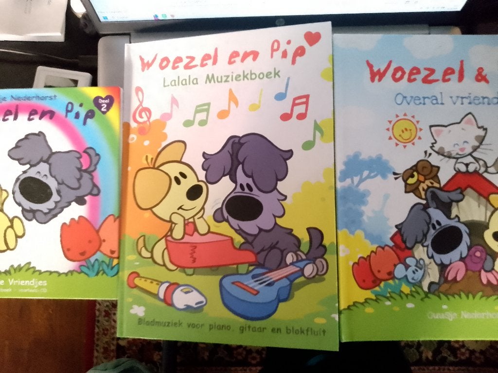 3 x boek woezel en pip   lalala muziekboek met cd, Ophalen of Verzenden, Zo goed als nieuw, Fictie algemeen, Voorleesboek