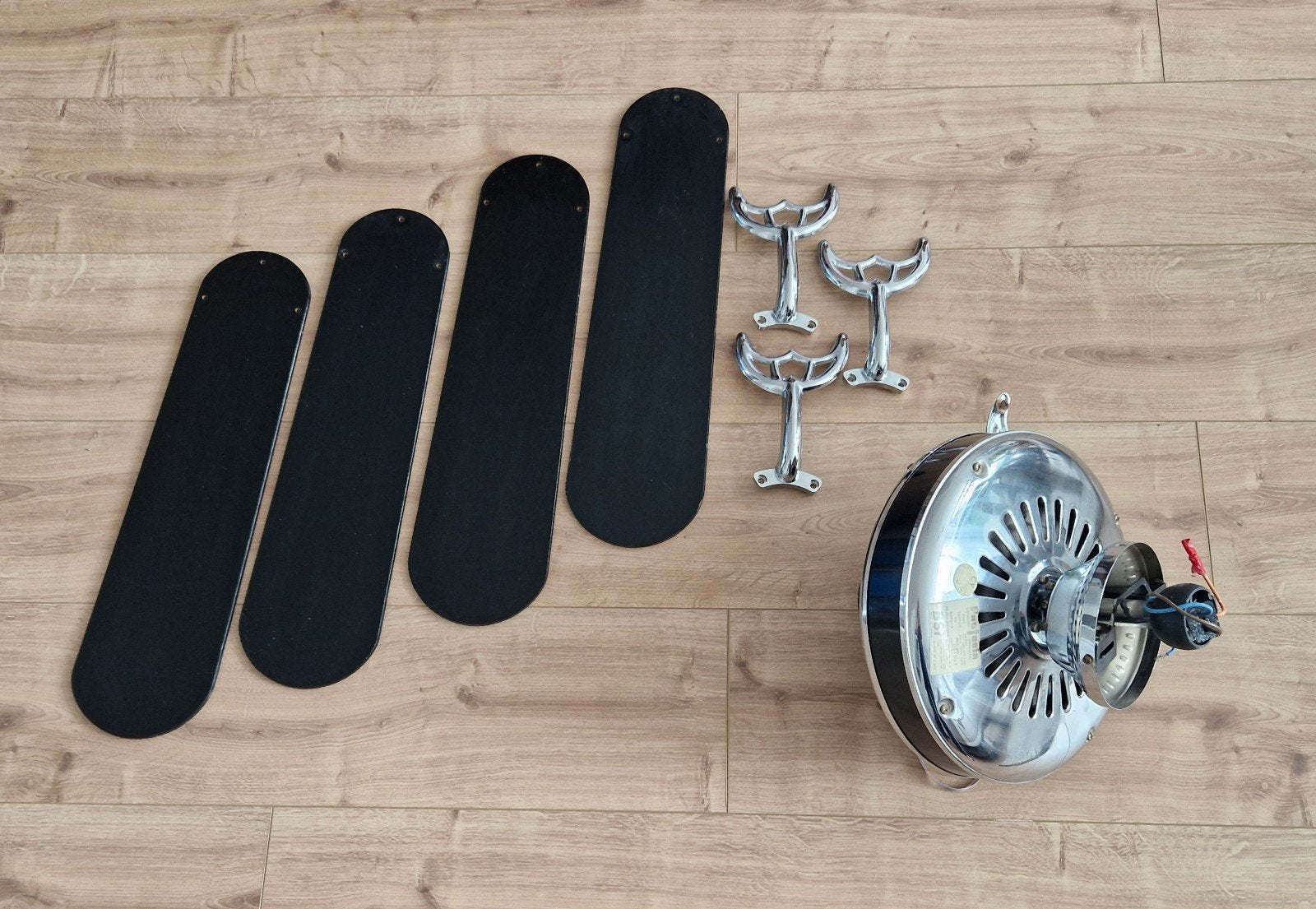 Fantasia plafondventilator met 4 bladen, chroom/zwart, Ophalen