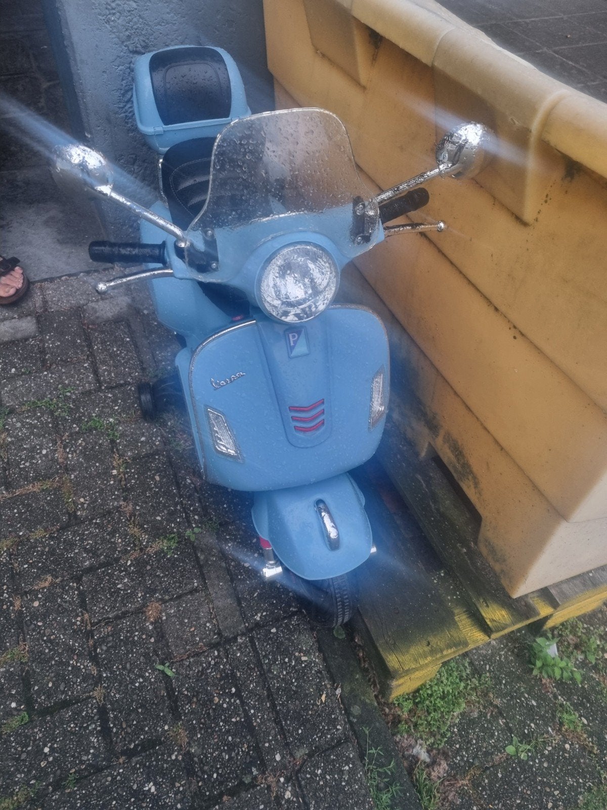 Kinder elektrische Vespa scooter - Blauw, Ophalen, Gebruikt