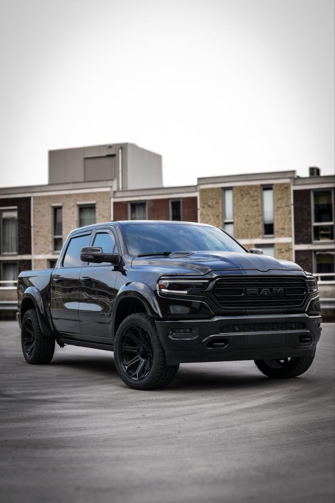 Dodge Ram huren met chauffeur – Gala's etc (V8 Hulk Pack), Met chauffeur, Trouwauto