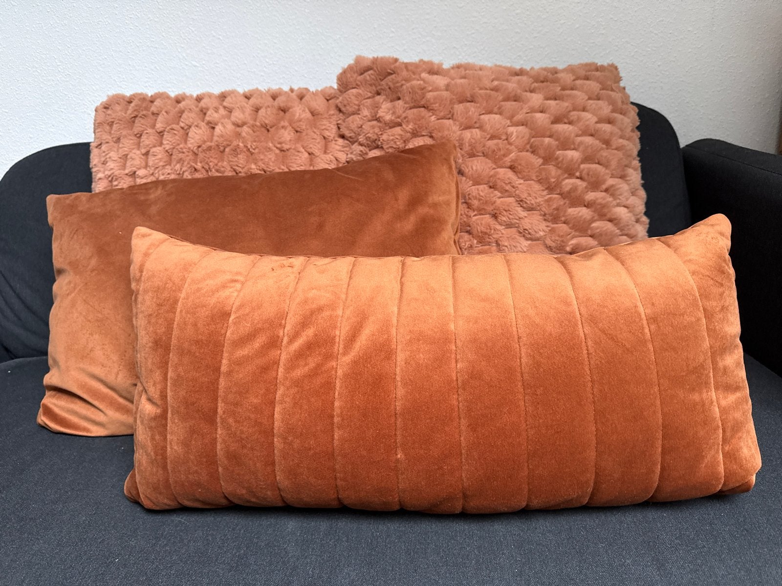 Set van 4  sierkussens - Unique Living, Oranje, Ophalen of Verzenden, Zo goed als nieuw, Sierkussen