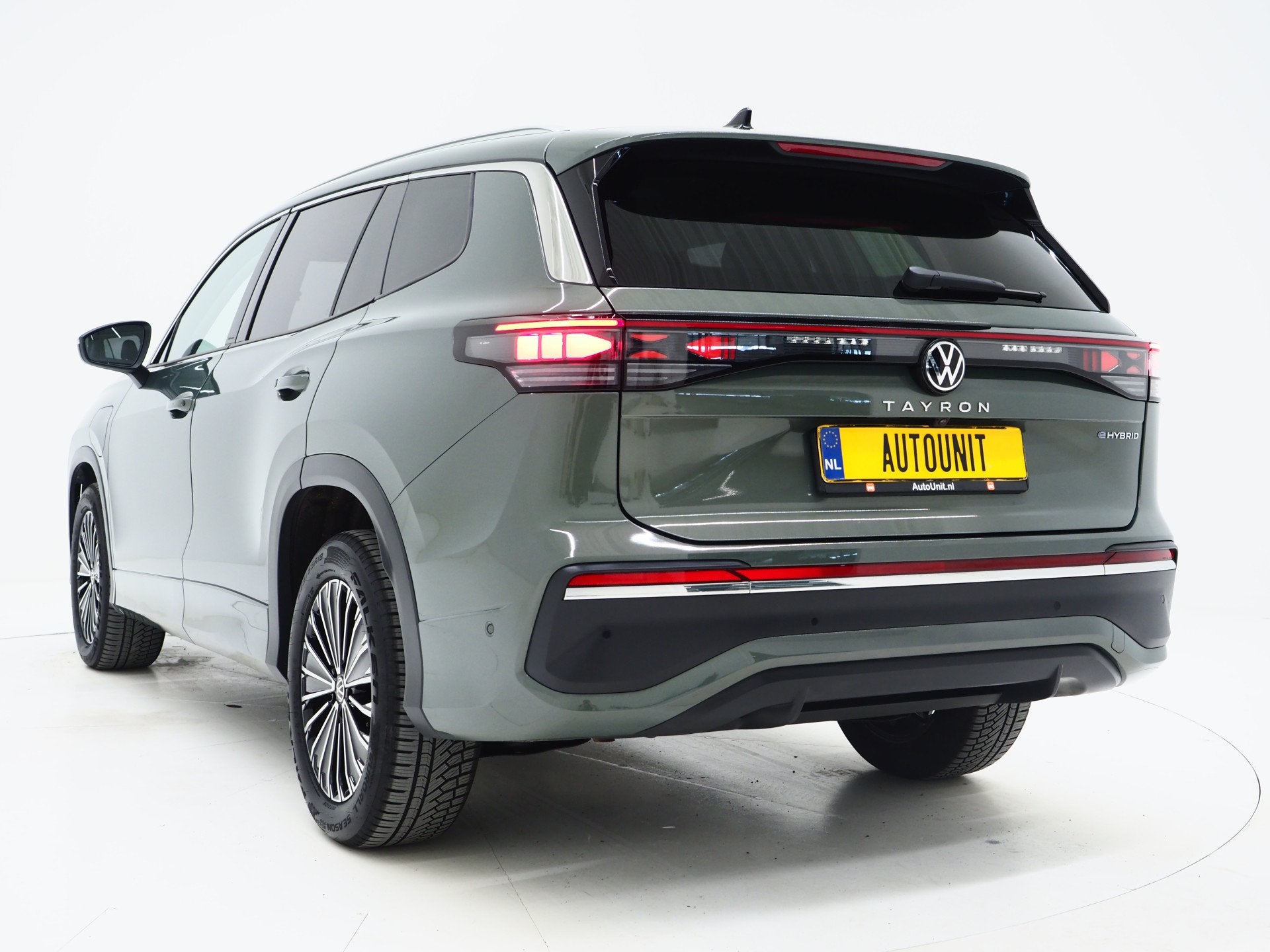 Volkswagen Tayron 1.5 eHybrid Elegance | Leder/Alcantara | M, Auto's, Zwart, 4 cilinders, Plug-in hybride, Bedrijf