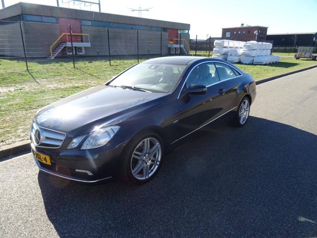 Mercedes-Benz E-klasse Coupé 350 CGI Elegance, Auto's, Automaat, Euro 5, Achterwielaandrijving, Metallic lak