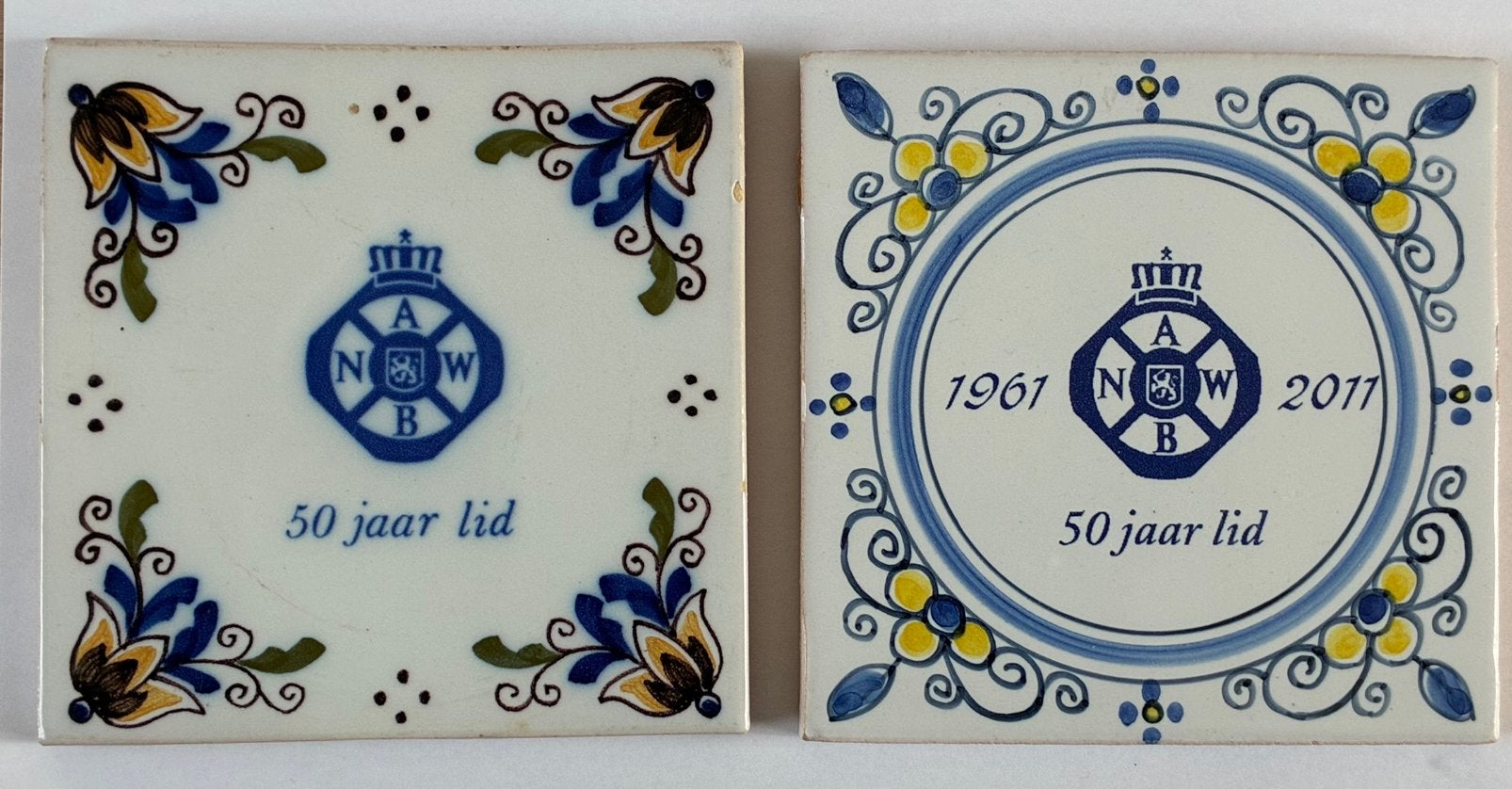 2 Makkumer tegeltjes (Tichelaar) ANWB, Antiek en Kunst, Antiek | Wandborden en Tegels, Ophalen of Verzenden