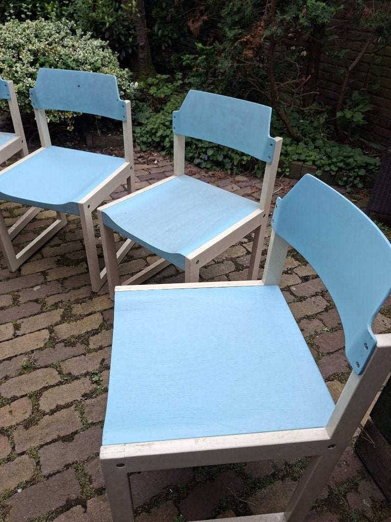 Set van 4 lichtblauwe houten stoelen, Ophalen, Gebruikt, Blauw, Eenvoudig, functioneel
