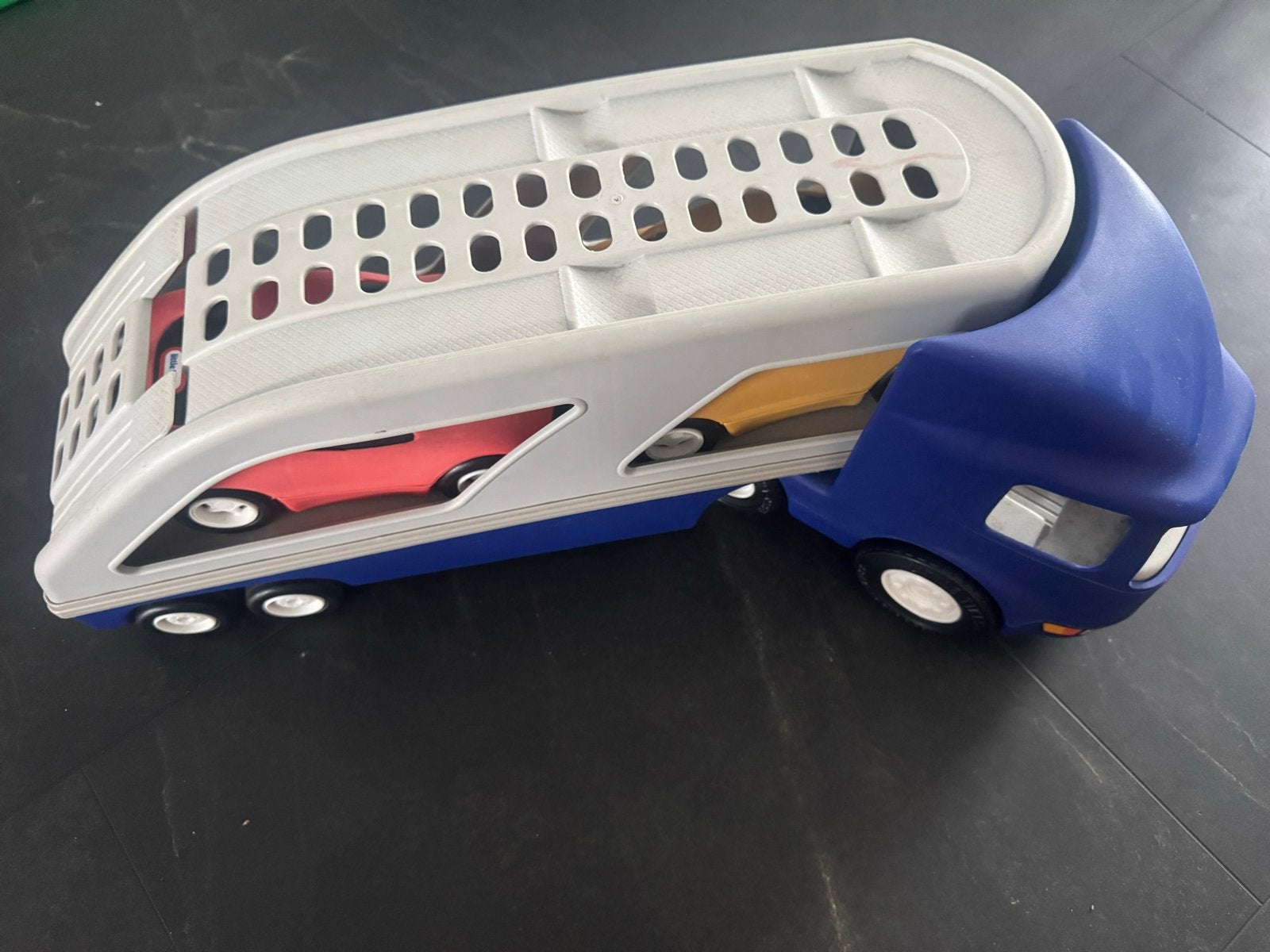 Grote speelgoed autotransporter met auto's, Ophalen of Verzenden, Gebruikt