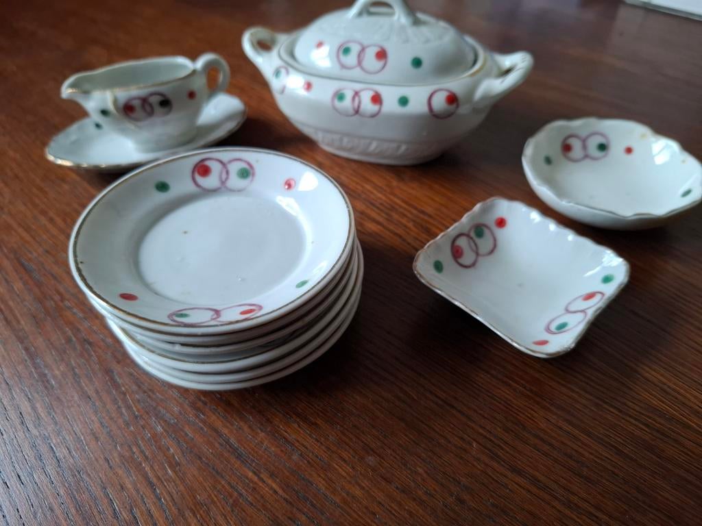 Poppenservies, Ophalen