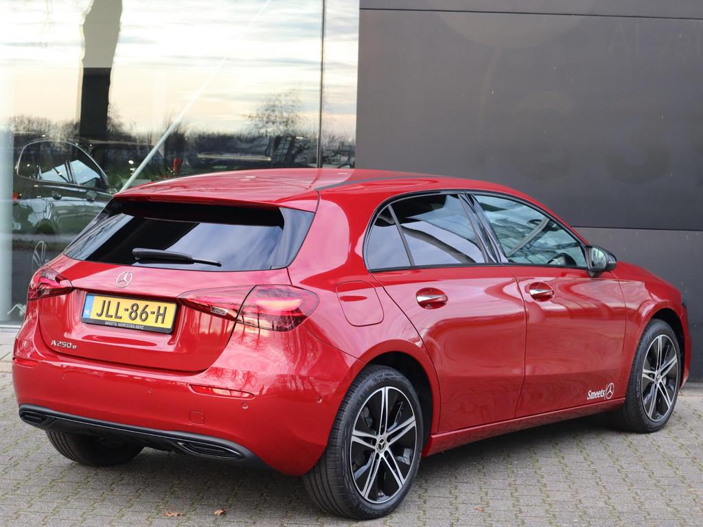 Mercedes-Benz A-klasse 250 e Star Edition Luxury Line, 16 kWh, Leder en Stof, Bedrijf, Hybride Elektrisch/Benzine