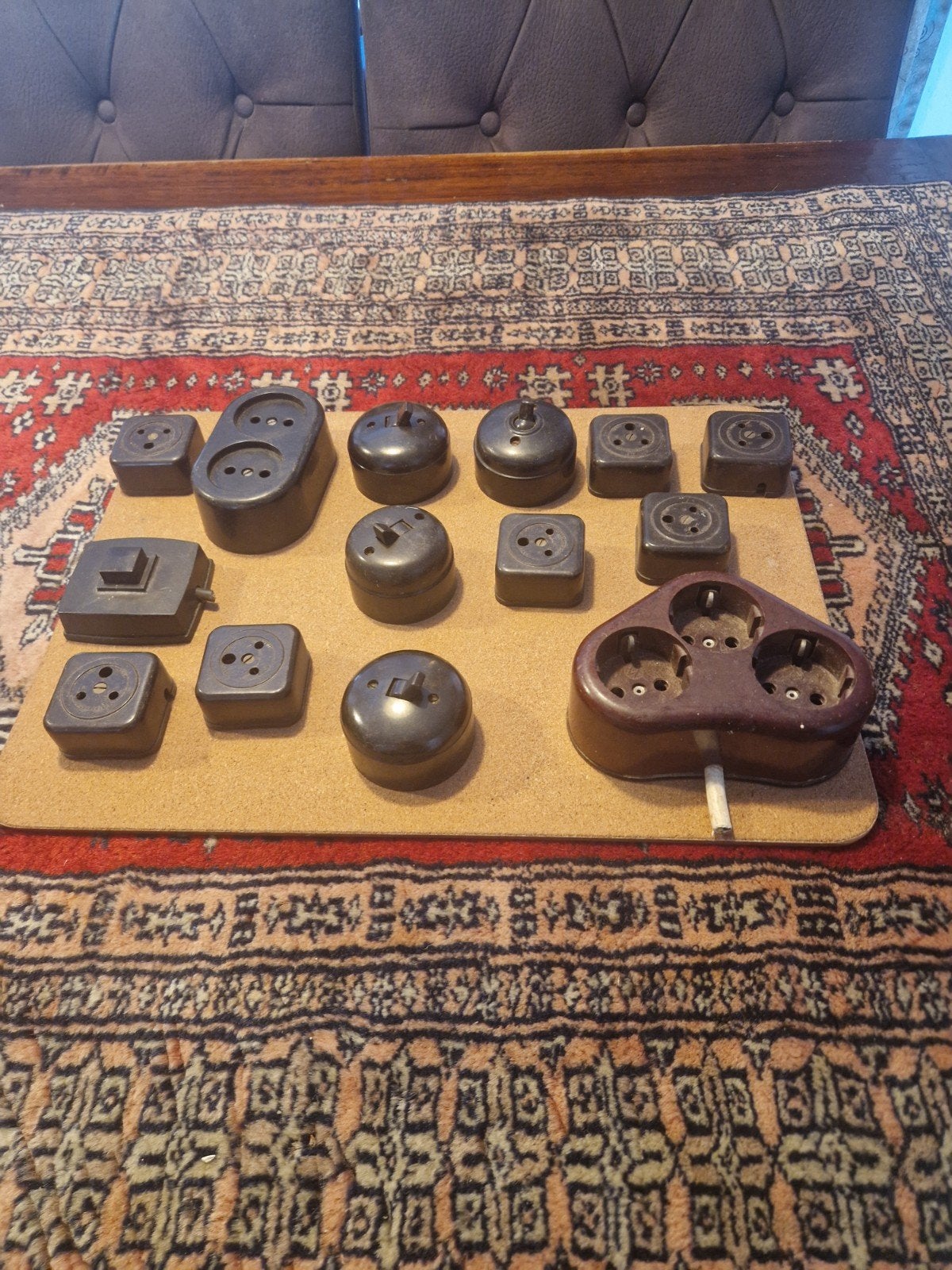 Oude Vintage stopcontacten schakelaars opbouw in goede staat, Doe-het-zelf en Verbouw, Elektra en Kabels, Ophalen of Verzenden