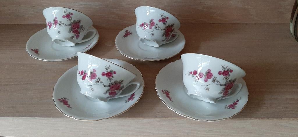 4 hele oude thee kopjes met schotels met roze meibloesem, Ophalen