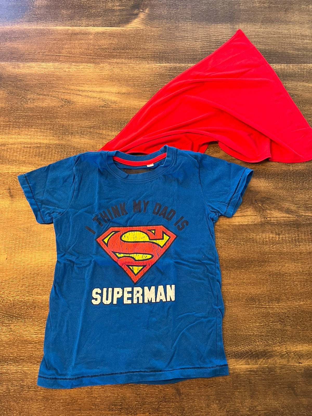 Superman shirt met cape, maat 122, Ophalen of Verzenden, Gebruikt, Jongen, Shirt of Longsleeve