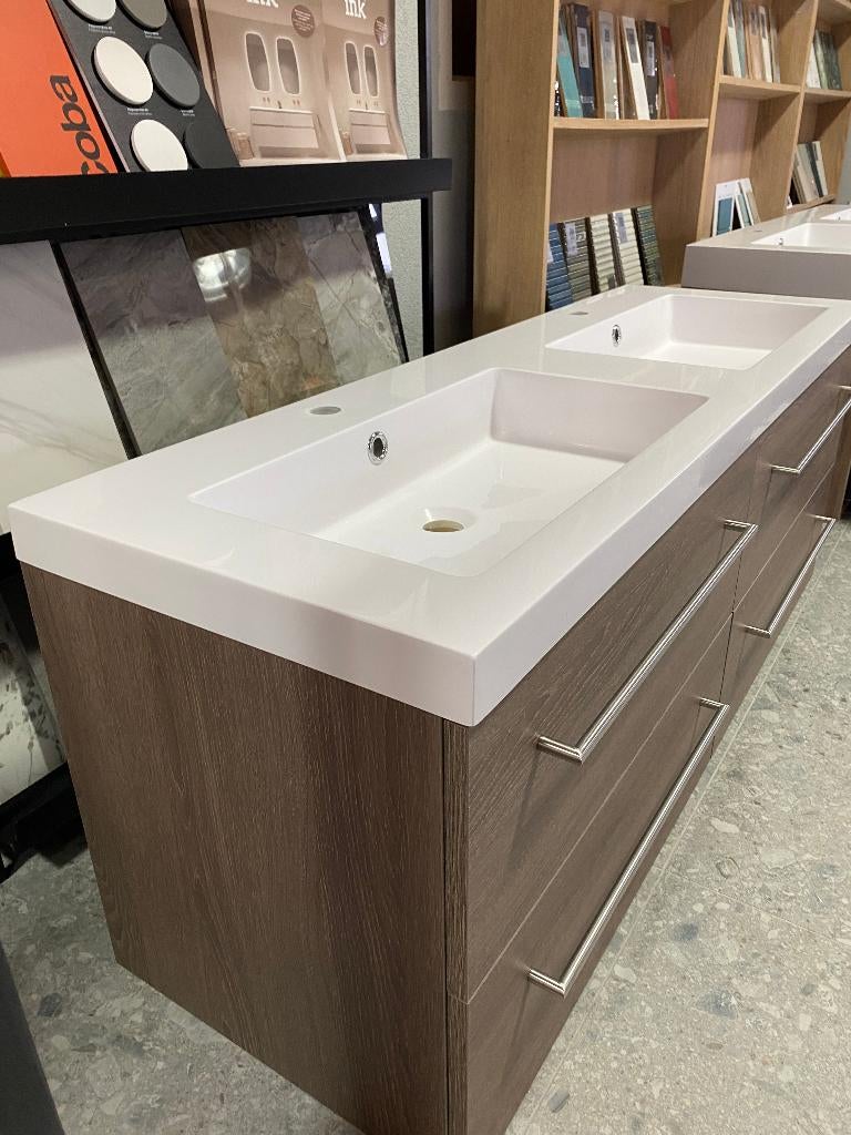 Badmeubel 140cm complete set showmodel van €3120 nu €995, Huis en Inrichting, Badkamer | Badkamermeubels, 100 tot 150 cm, Nieuw