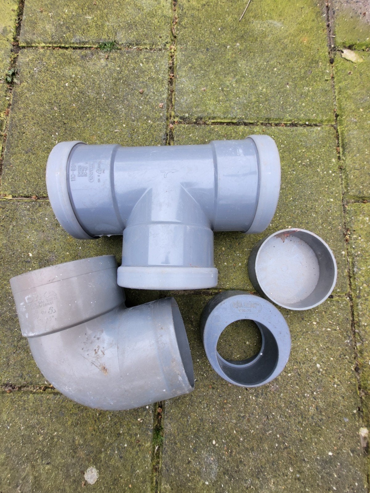 Dyka Wavin T stuk bocht eindstuk 110mm, Bochten, Pvc, Ophalen of Verzenden, Zo goed als nieuw