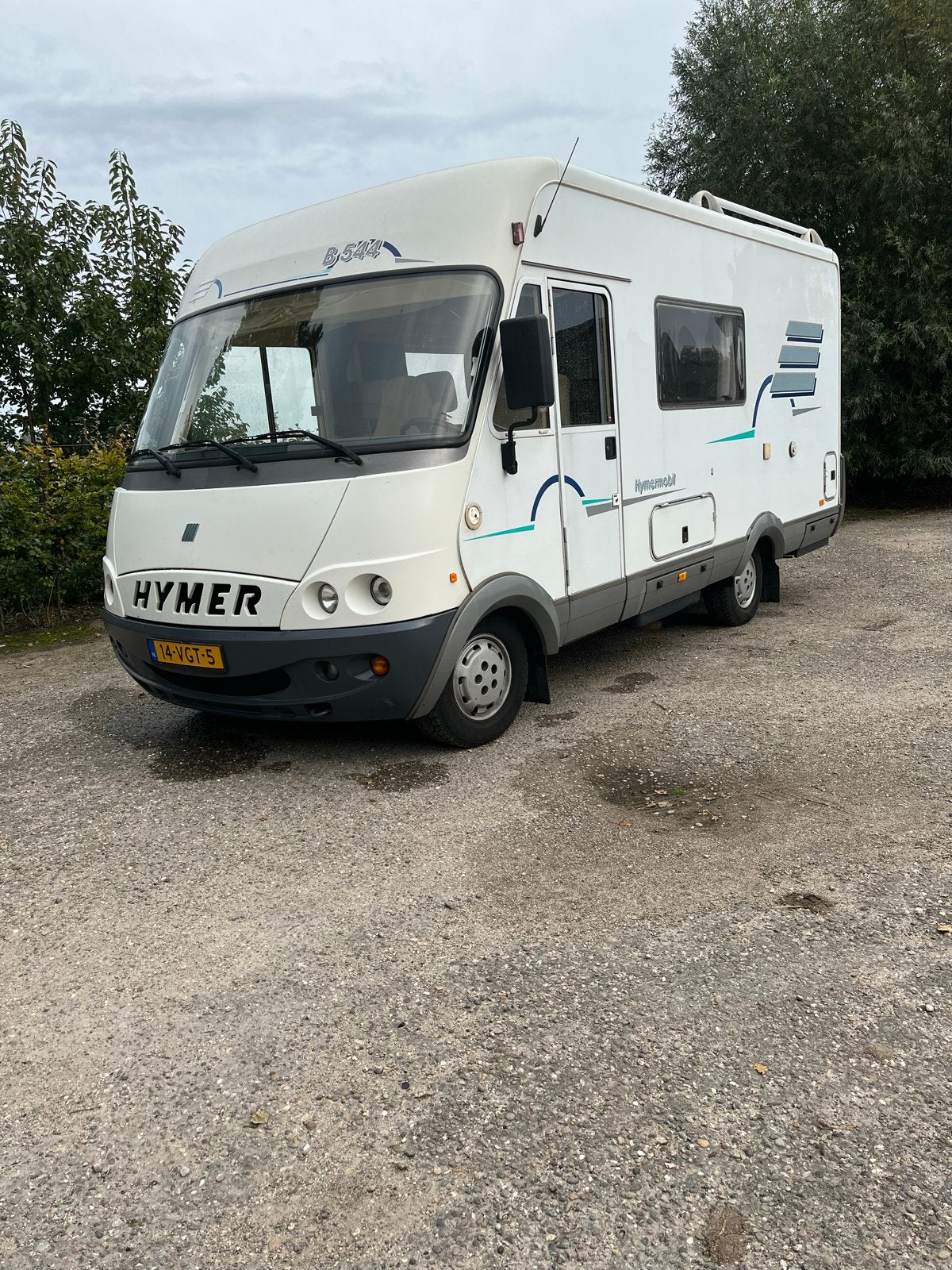 Hymer B544 Camper met Airco en recent onderhoud, Integraal, Chemisch toilet, Standaard zit, Ringverwarming