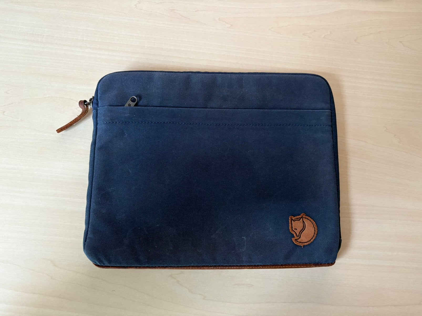 Fjallraven G1000 ipad hoes / sleeve, Ophalen of Verzenden, Zo goed als nieuw, 10 inch, Bescherming voor- en achterkant