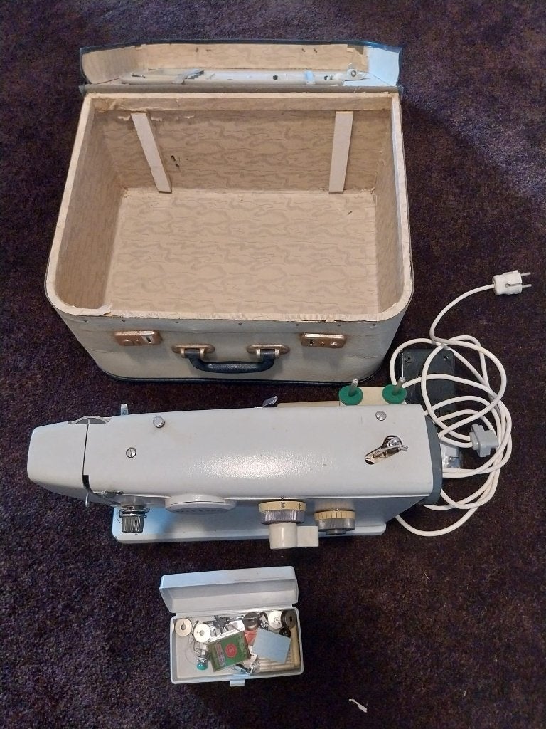 RICCAR RZ-428 naaimachine, Ophalen of Verzenden, Gebruikt, Naaimachine, Overige merken