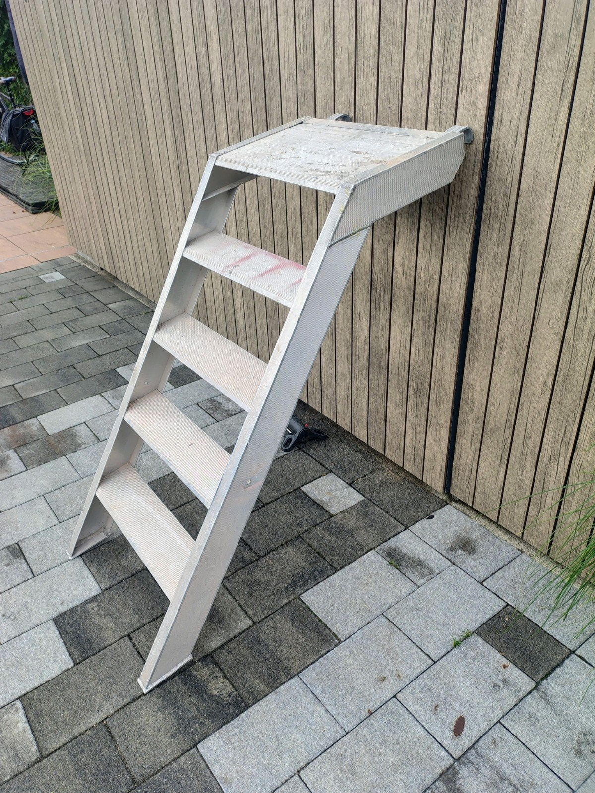 Layher AR bordes / steiger opstaptrap 1.00 x 0.64 m met Plat, Ophalen, Zo goed als nieuw, Trap, Minder dan 2 meter