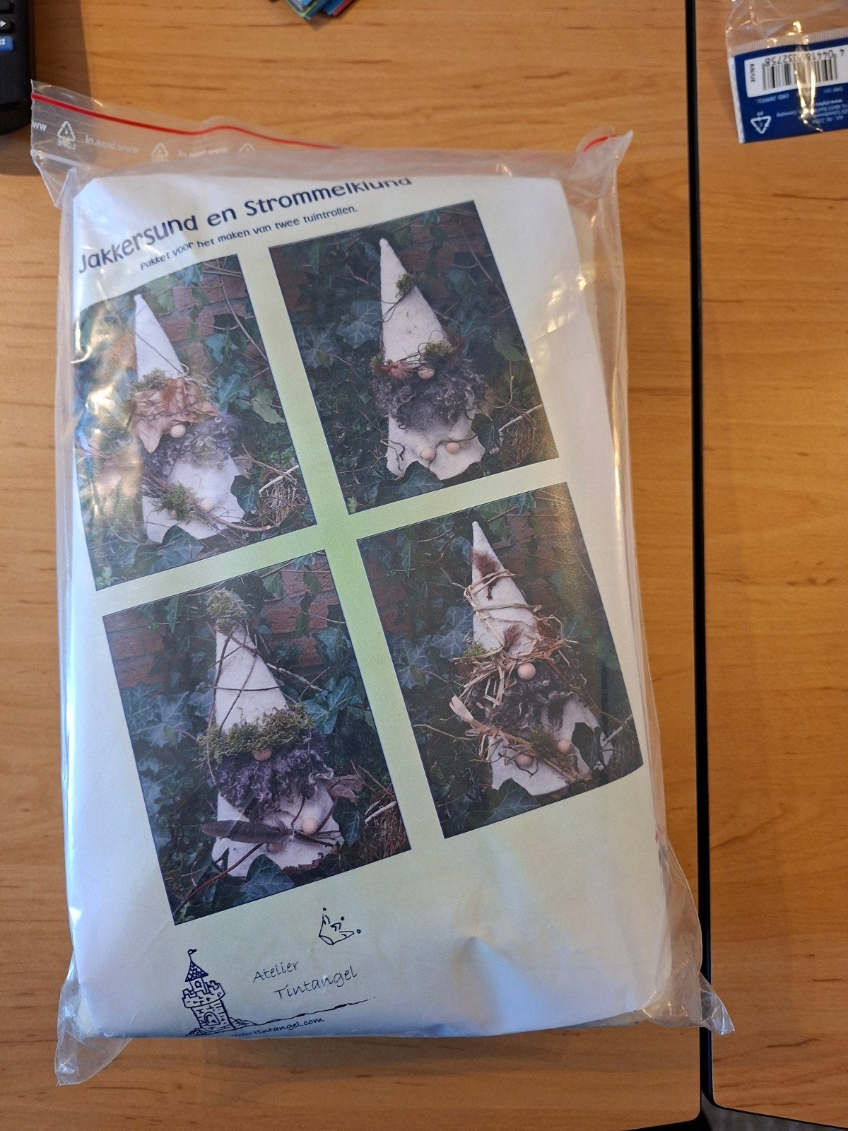 zelfmaak pakket van vilt. Twee verschillende, Hobby en Vrije tijd, Ophalen, Nieuw, Natuurlijk materiaal