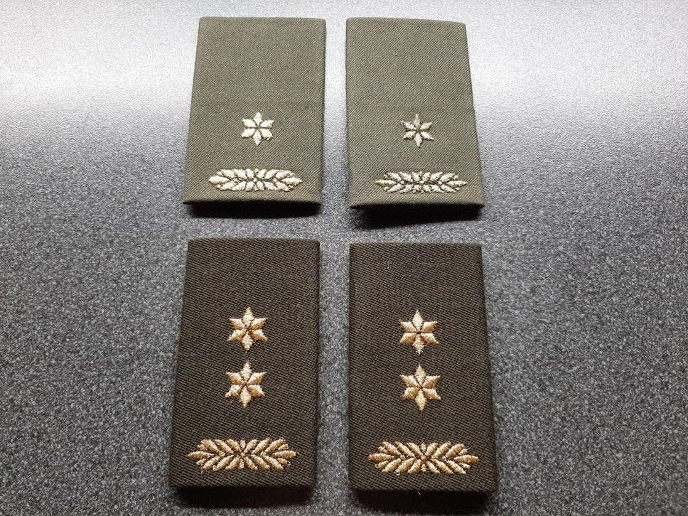 Officiers  schouder epauletten  KL / NEDERLAND, Ophalen of Verzenden, Landmacht, Nederland, Embleem of Badge
