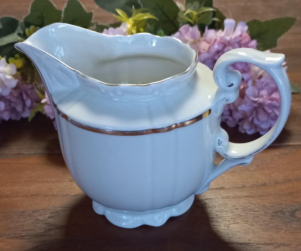 Mooi brocant melkkannetje,crème-kleurig,reliëf,Handelsmerk, Antiek en Kunst, Ophalen of Verzenden