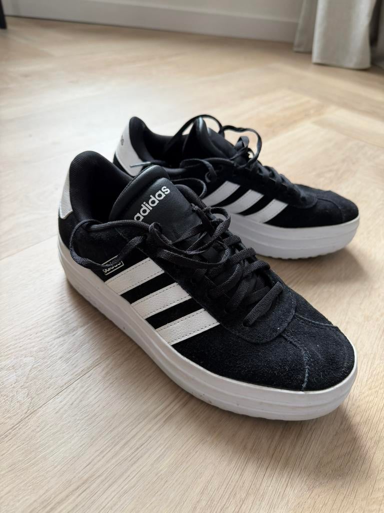 Adidas maat 39 1/3, Ophalen of Verzenden, Zo goed als nieuw, Sneakers of Gympen