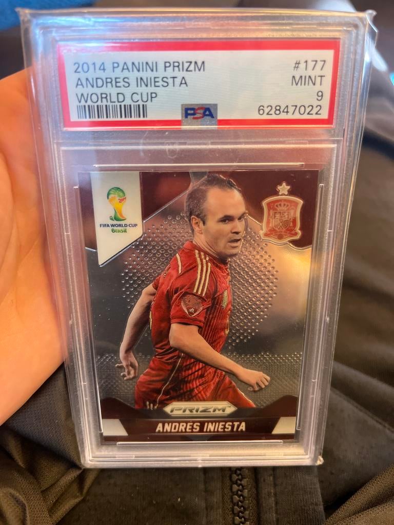 2014 Panini Prizm Andrés Iniesta #177 PSA 9 MINT WK kaart, Verzamelen, Sportartikelen en Voetbal, Ophalen of Verzenden, Zo goed als nieuw