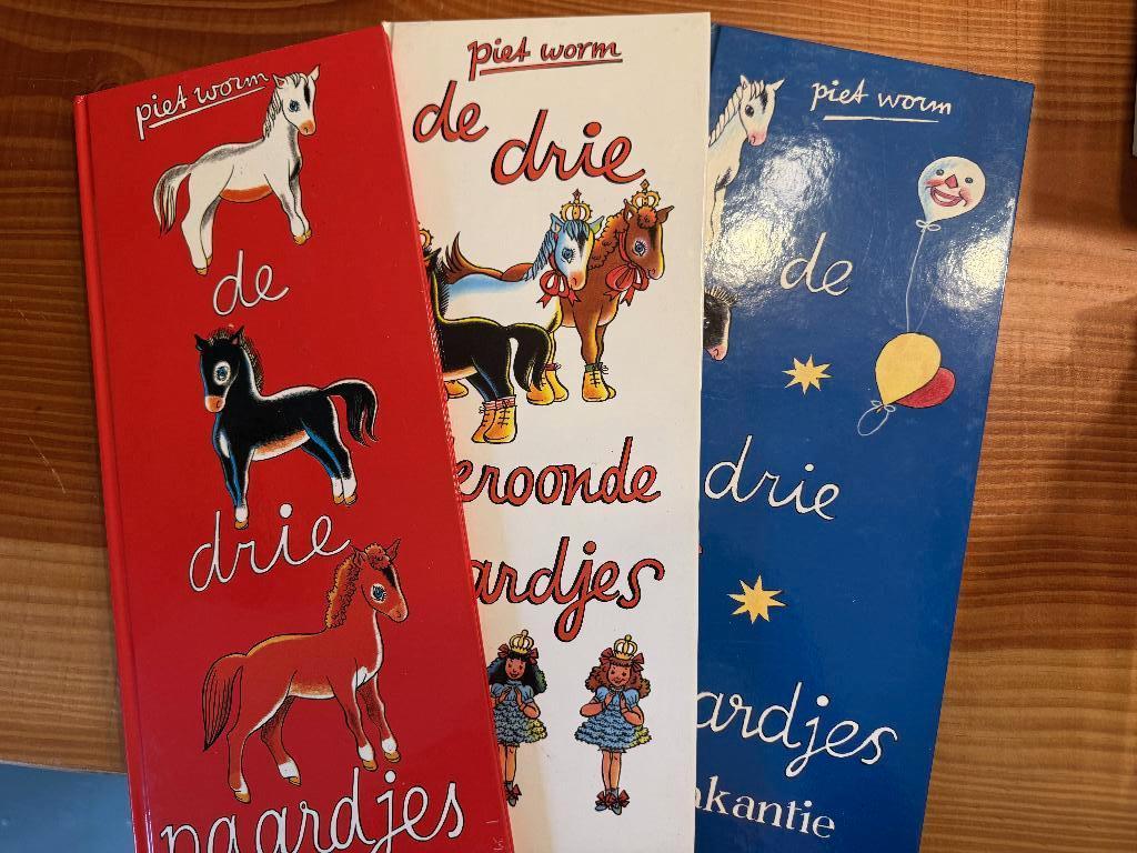 Piet Worm – De drie paardjes (Vintage Kinderboek Klassieker), Gelezen, Ophalen of Verzenden, Piet worm, Sprookjes