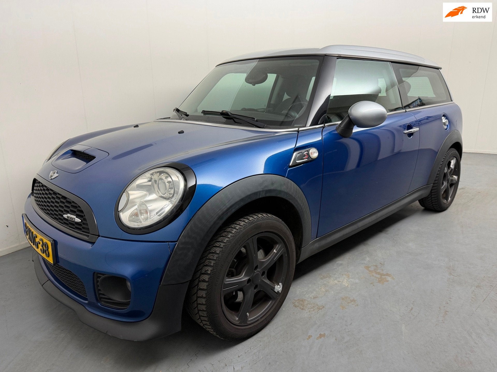 Mini Mini 1.6 Cooper S # Xenon # Pdc # Trekhaak # Lmv, Voorwielaandrijving, Gebruikt, 750 kg, 4 cilinders