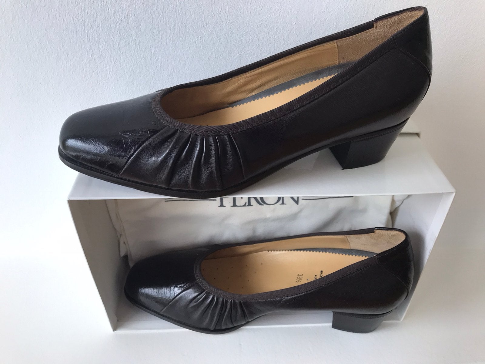 Schoenen Peron pump zwart / maat 38.5, Ophalen of Verzenden, Zo goed als nieuw, Zwart, Pumps