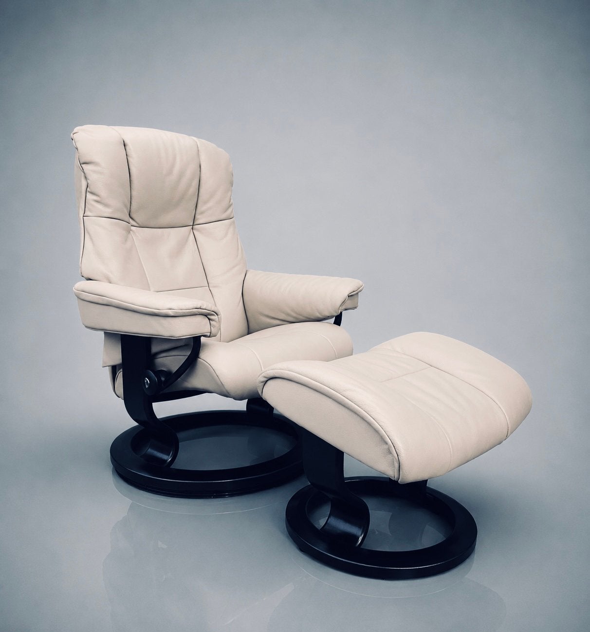 Verbluffend mooie Stressless relaxfauteuil & hocker, Ophalen of Verzenden, Zo goed als nieuw, 50 tot 75 cm, Leer