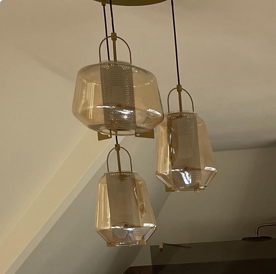 Hanglamp goud glas met drie verschillende hoogtes, Huis en Inrichting, Lampen | Hanglampen, Ophalen of Verzenden, Zo goed als nieuw