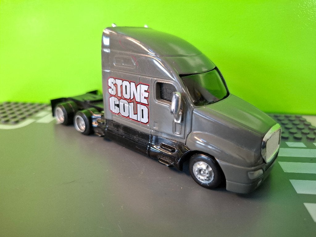 Hotwheels - Stone Cold Steve Austin Truck Semi [grijs] 1/55, Ophalen of Verzenden, Gebruikt, Bus of Vrachtwagen