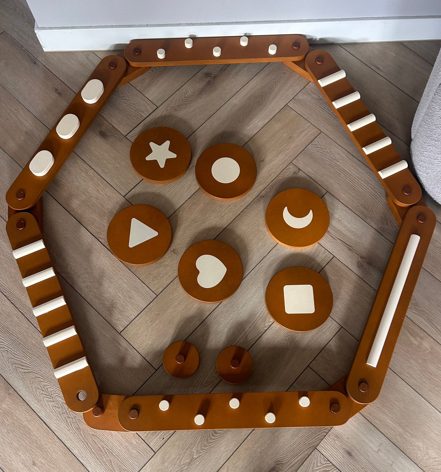 Houten evenwichtsbalk - Petite Amelie - Walnoot, Kinderen en Baby's, Ophalen of Verzenden, Zo goed als nieuw