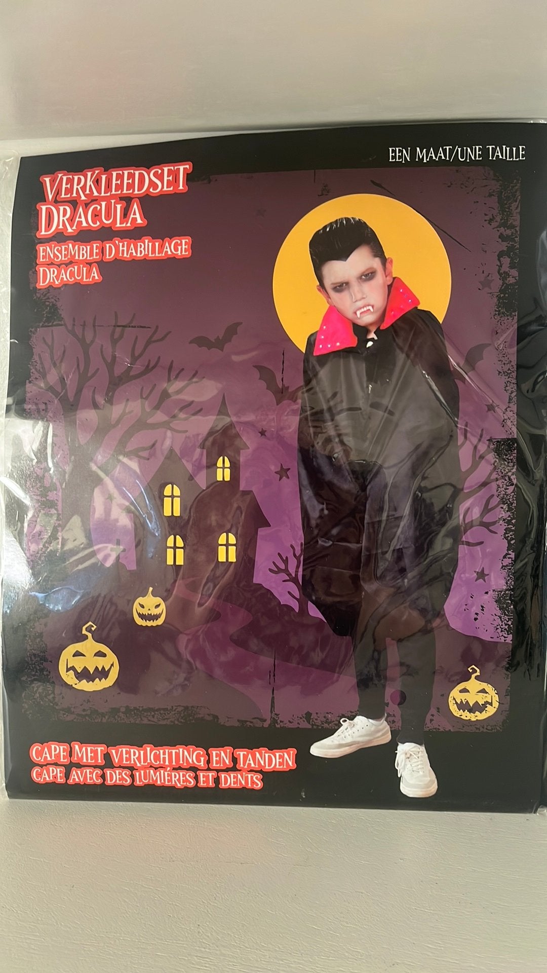 Nieuw! Verkleedset Dracula, cape met verlichting en tanden, Ophalen of Verzenden, Nieuw, Jongen of Meisje