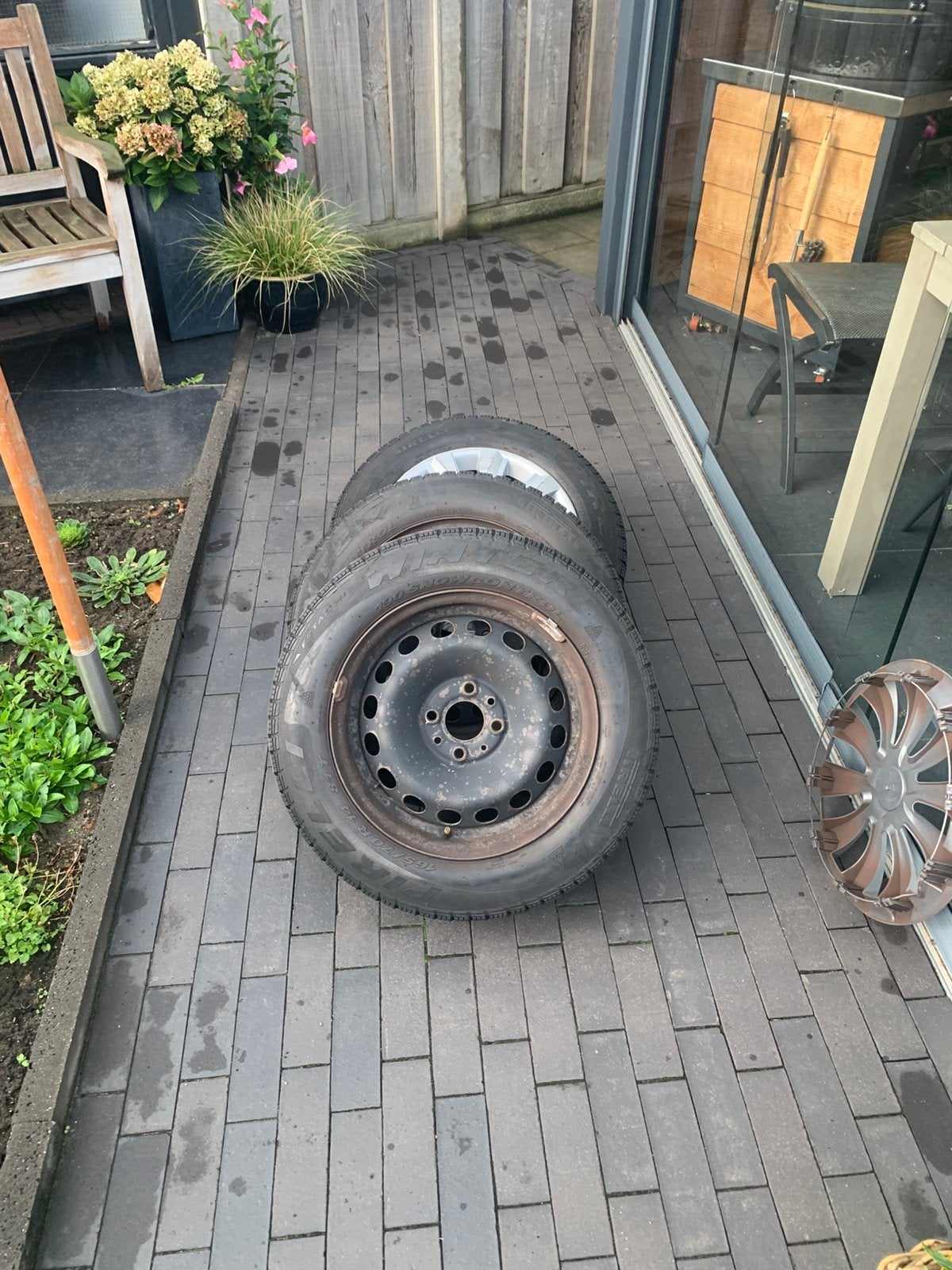 Te koop  winterbanden  Ford Ka  en divers, Auto-onderdelen, Ophalen, 14 inch, Gebruikt, Banden en Velgen