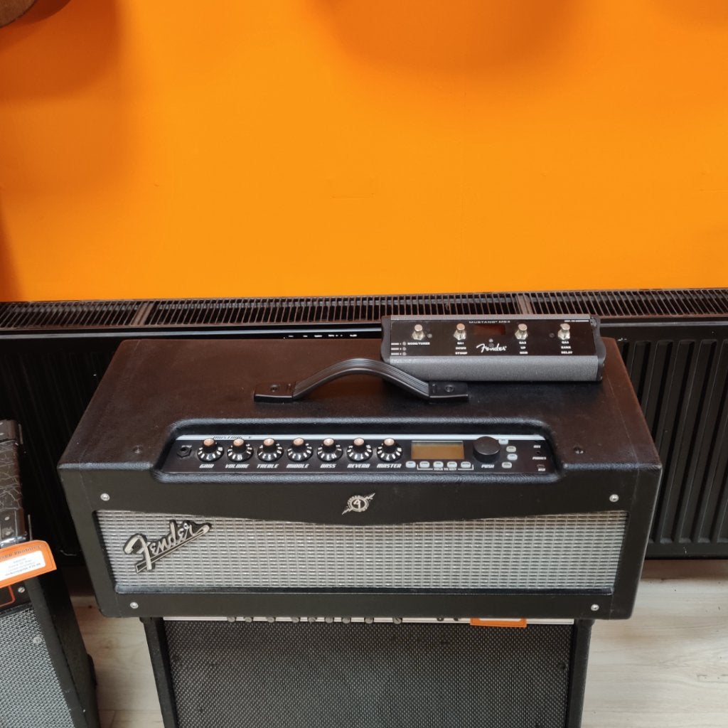 Fender Mustang V V.2 150-Watt Modeling Guitar Amp €199,99, Ophalen, Zo goed als nieuw, Artiest