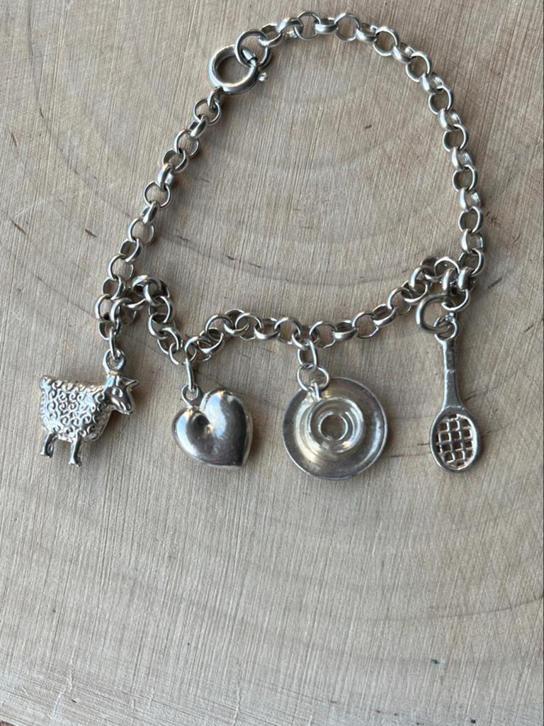 Vintage Zilveren Bedelarmband met Hart, Kopje, Racket, Schaa, Sieraden, Tassen en Uiterlijk, Armbanden, Ophalen of Verzenden, Zo goed als nieuw