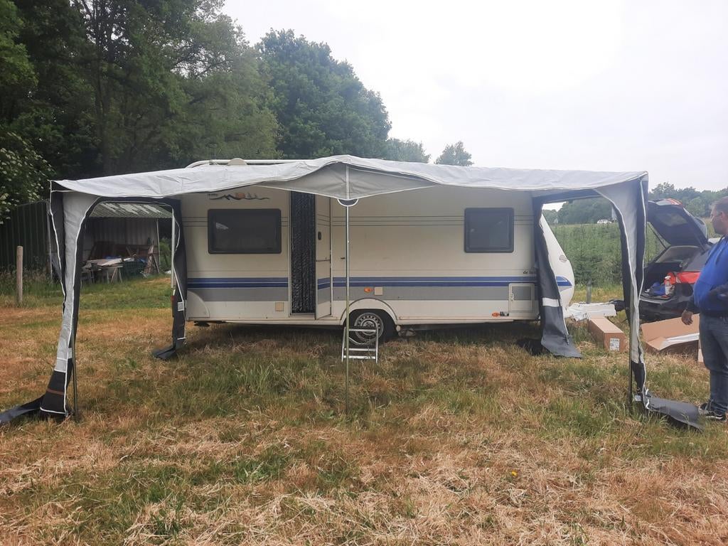 Hobby 460 UFe met nieuwe voortent,luifel,slaapcabin en mover, Caravans en Kamperen, Caravans, Rondzit, Hobby, Particulier, Kachel