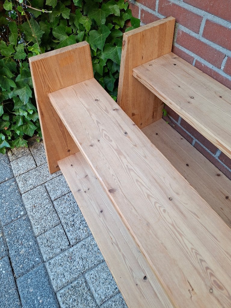 2 Stoere fabrieksmatig gefabriceerde wandrekken, Ophalen, Zo goed als nieuw