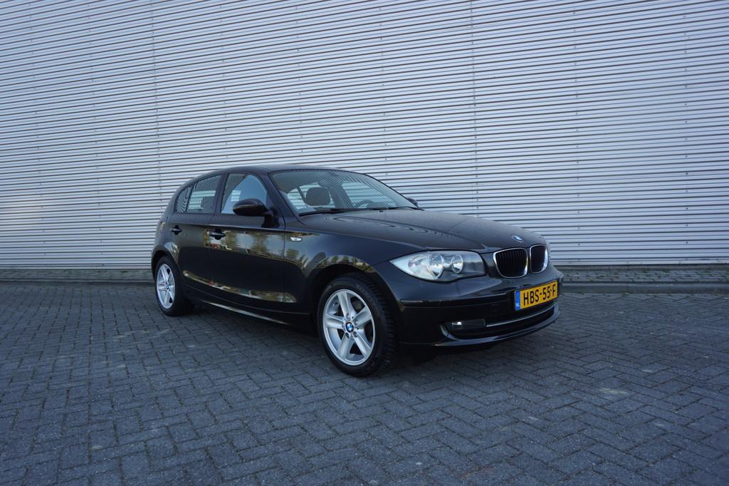BMW 1-serie 116i Airco / Elektr. ramen / Lm velgen / APK t/m, 1-Serie, Gebruikt, 4 cilinders, 4 stoelen