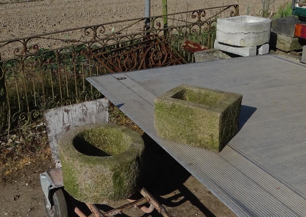 2 maal oude granieten trog drinkbak plantenbak, Ophalen