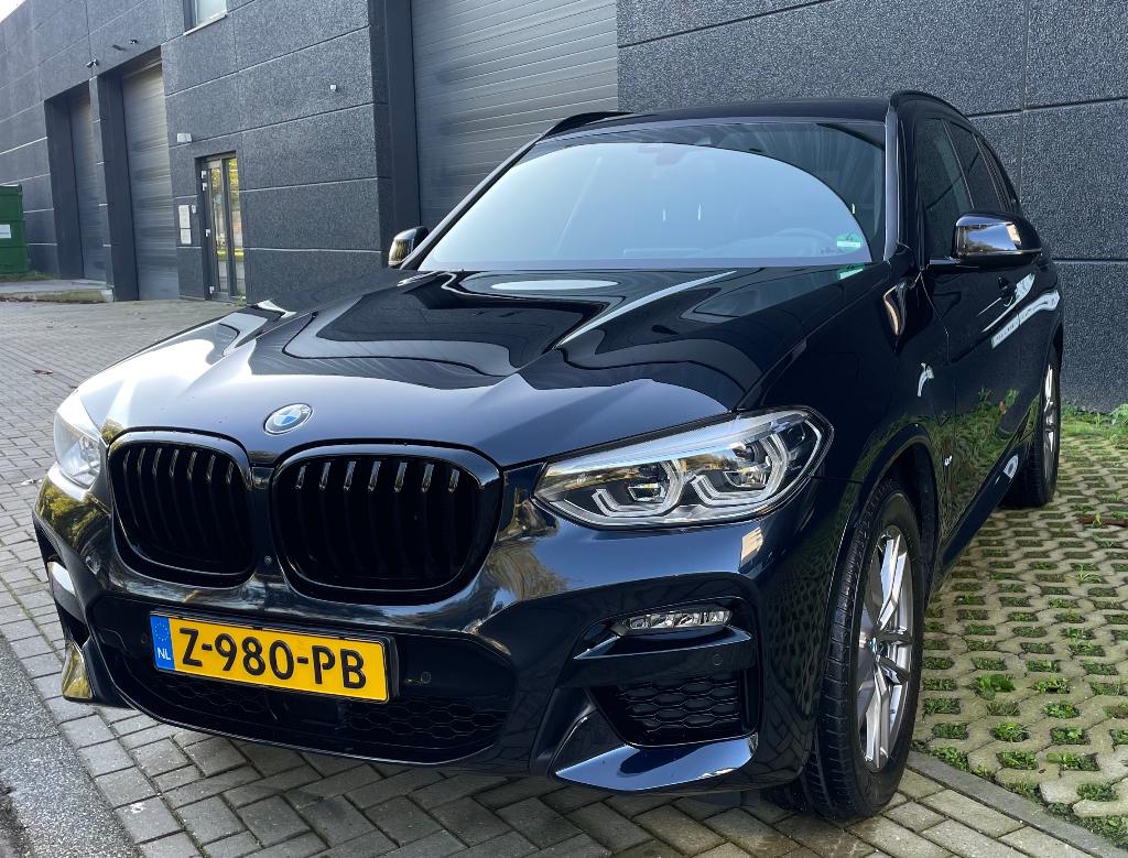 BMW X3 30e X-Drive M-Sport/pano/Drive AssistPro/360/Ser.Inc, Auto's, BMW, 2000 kg, Zwart, Vierwielaandrijving, 129 €/maand