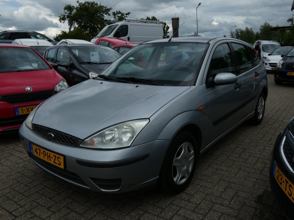 Ford Focus 1.6-16V Ambiente NWE APK (bj 2004), Auto's, Focus, 1596 cc, Gebruikt, 4 cilinders