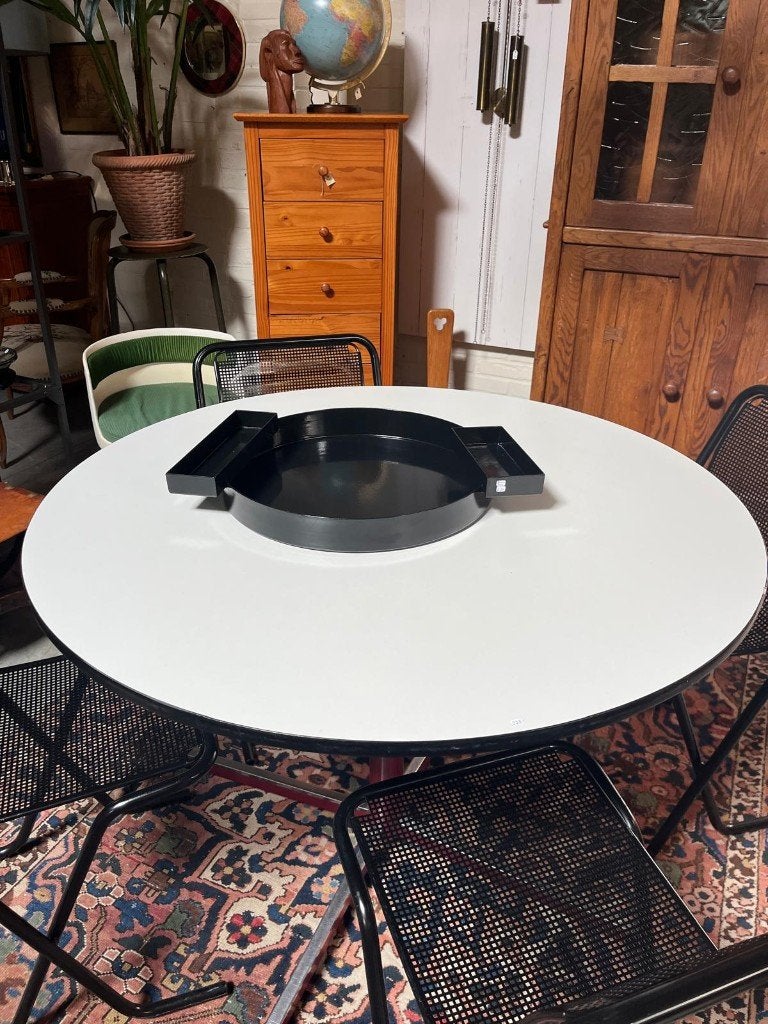 97) Zwart rond dienblad met bakjes, Bram Boo design., Gebruikt, Onbekend@voorbeeld.com, Met opstaande rand, Ophalen of Verzenden