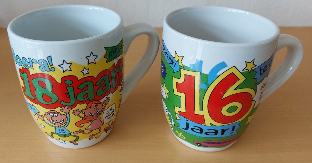 Leeftijdmokken 18 & 16 jaar /verjaardagbekers - set of apart, Ophalen of Verzenden, Nieuw, Feestartikel, Verjaardag