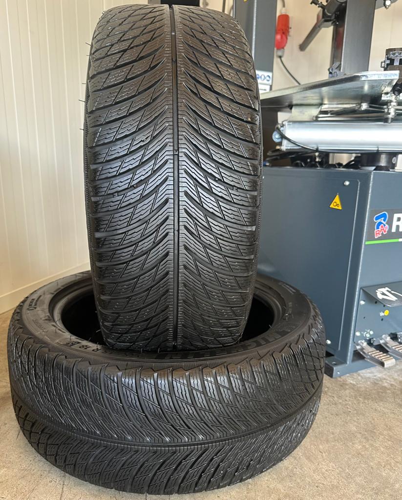 2 Stuks Michelin 235 45 18 Winterbanden Inclusief Montage, Auto-onderdelen, Banden en Velgen, Winterbanden, 18 inch, 235/45 R18