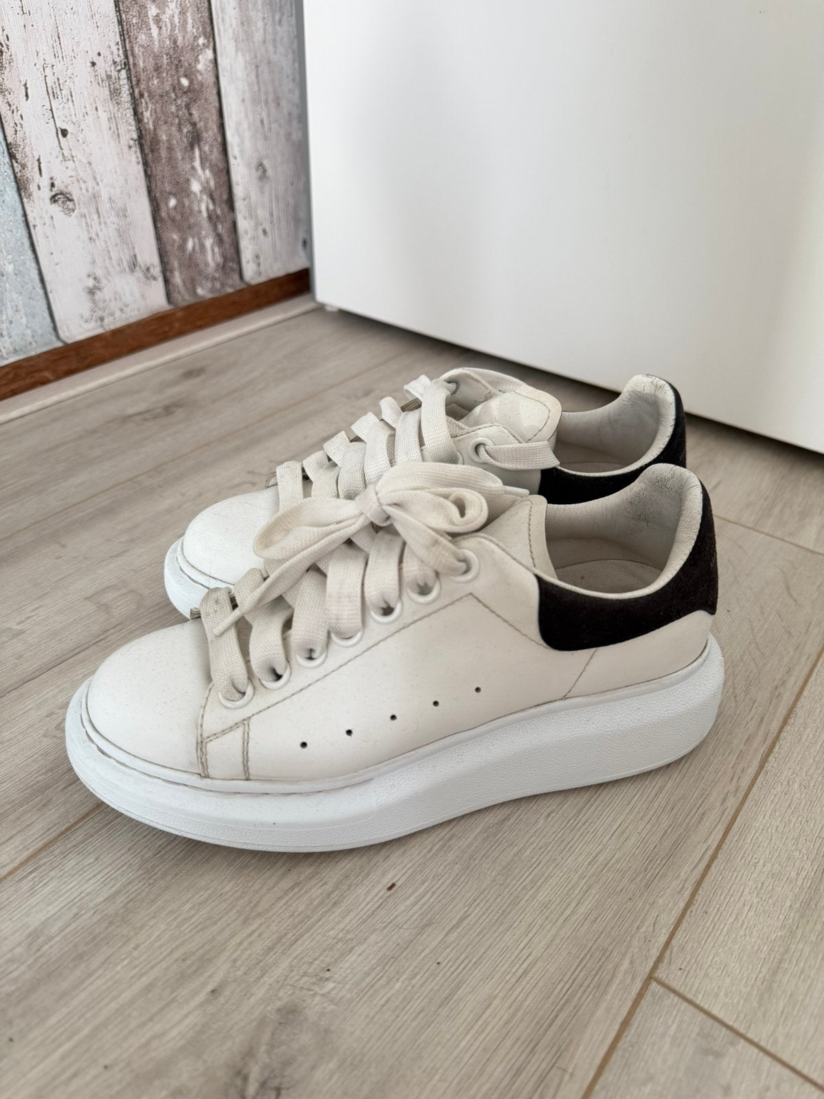 Alexander McQueen, Kleding | Dames, Schoenen, Ophalen, Wit, Sneakers of Gympen, Gedragen